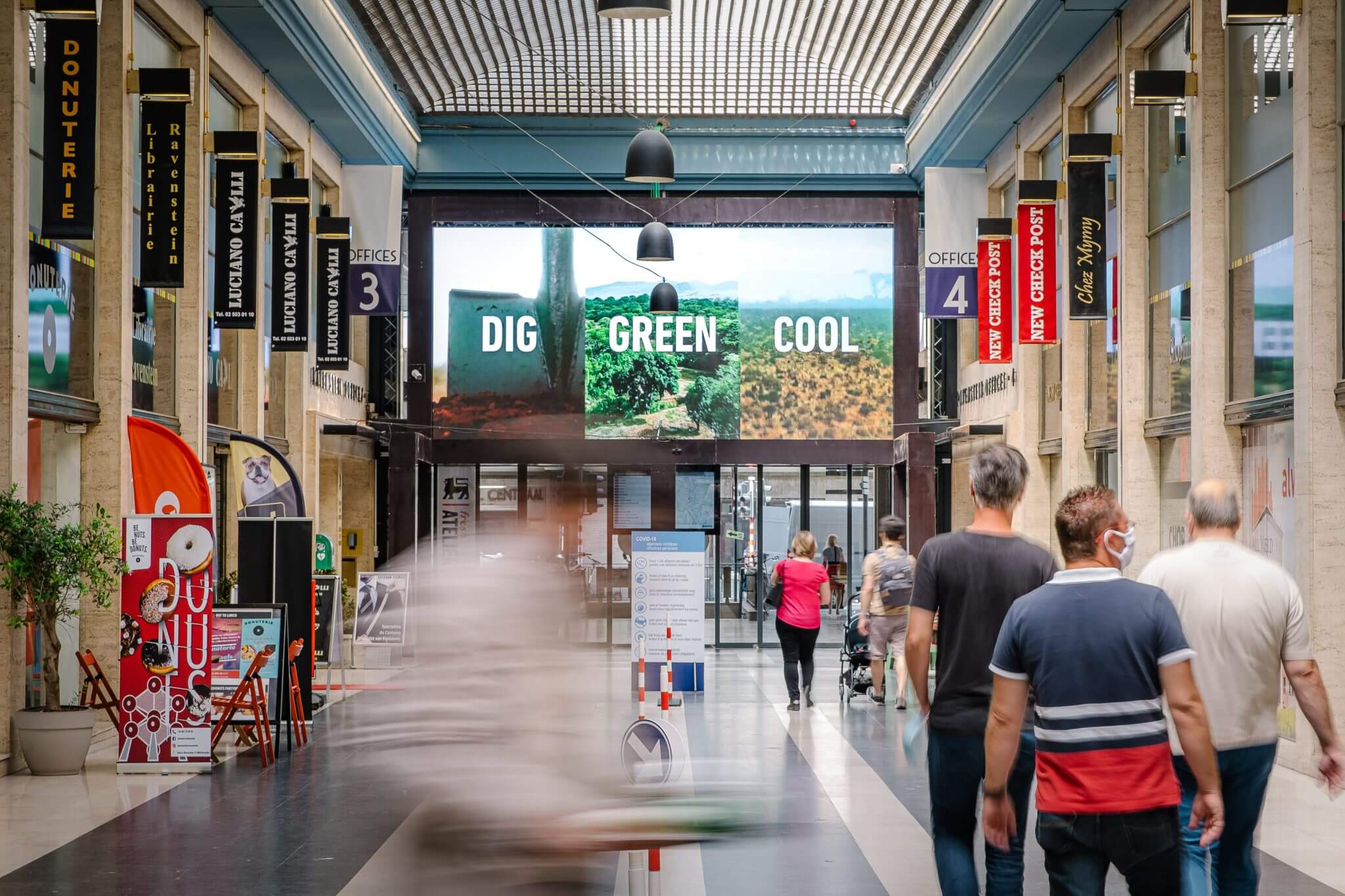 0_Header_Belgium_Work_What we do_Justdiggit_campaign_OOH_2020_blowUP_Belgium_Brussel_Gall_Ravenstein