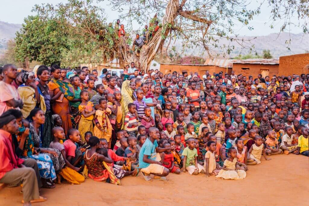 0(option 2)_header_farmers spread the word_dig in_Justdiggit_Kisiki Hai__roadshow_2018_marchaers_Dodoma_Tanzania