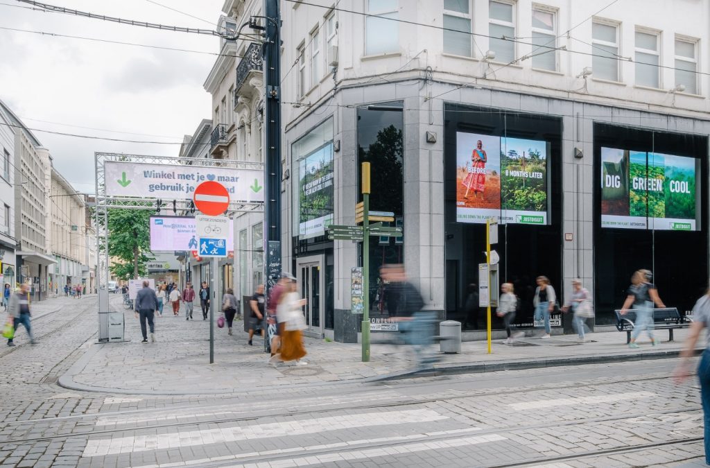 1_Campaigns_News & Media_Justdiggit_campaign_OOH_Belgium_billboard_2020_June