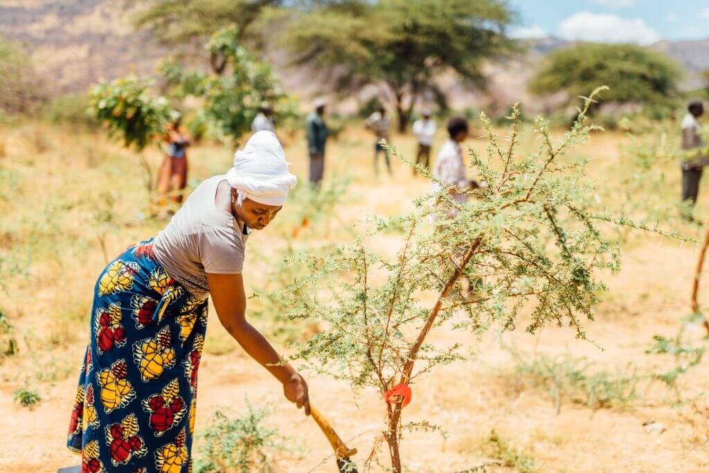 Woman practicing Kisiki Hai